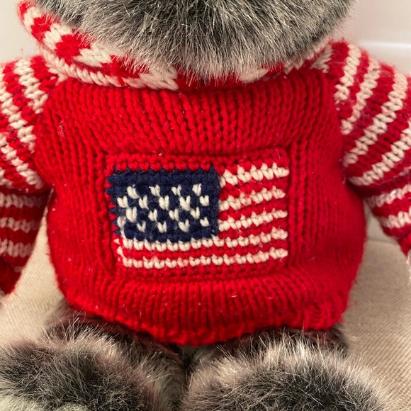 Dillards USA Gray Bear 17" Hoodie Knitted Sweater Flag Red Plush Stuffed - Picture 4 of 9